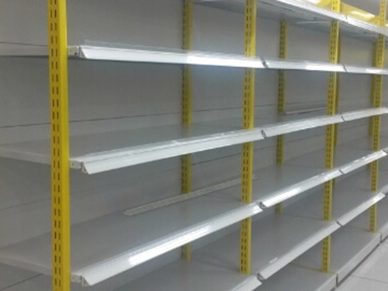 Boltless slotted-angle industrial storage rack
